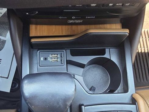Used 2019 Lexus ES 300h Ultra Luxury w/ Accessory Package 2 image 22