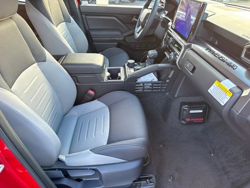 New 2025 Toyota Tacoma TRD Off-Road image 18