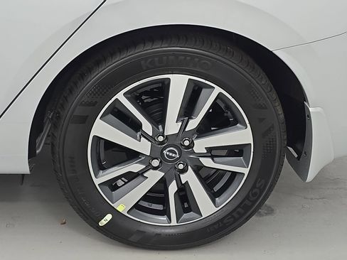 New 2025 Nissan Versa SV w/ Trunk Package image 31