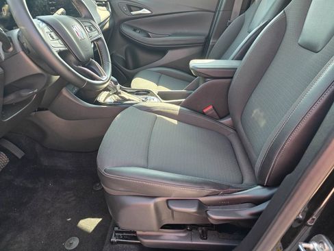 Used 2025 Buick Encore GX Preferred AWD/4WD image 10