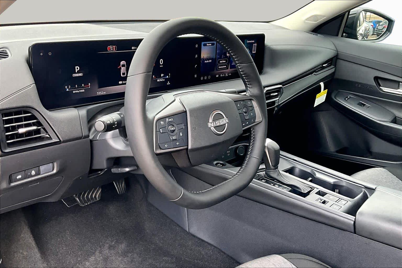 Used 2026 Nissan Sentra SV w/ SV Convenience Package FWD image 18