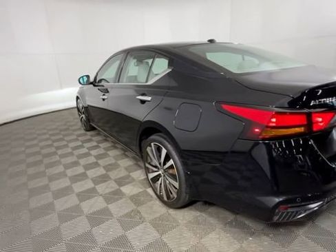 Used 2021 Nissan Altima 2.5 Platinum AWD/4WD image 7
