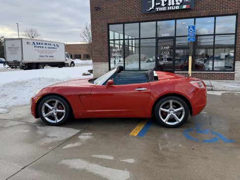 Used 2009 Saturn Sky w/ Premium Trim Package image 21