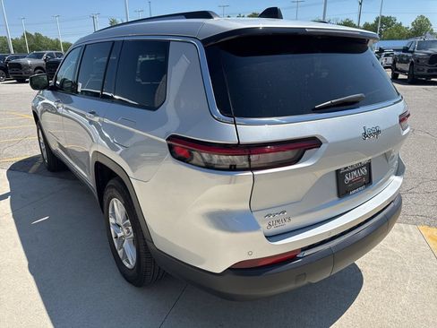Used 2023 Jeep Grand Cherokee L Laredo AWD/4WD image 7