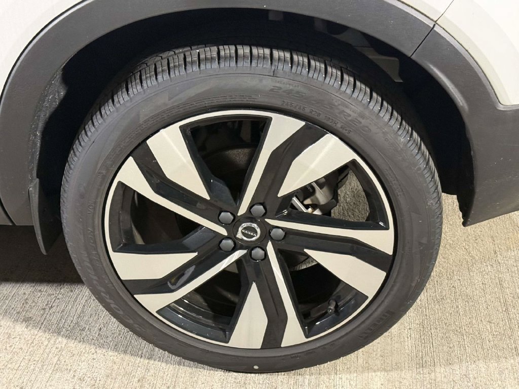 Certified 2025 Volvo XC40 B5 Ultra w/ Protection Package Premier AWD/4WD image 7