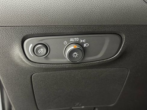 Used 2025 Buick Encore GX Sport Touring FWD image 9
