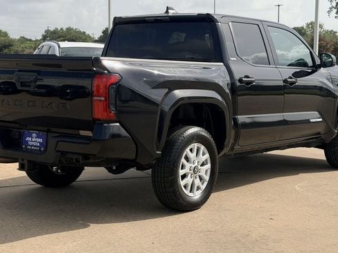 Used 2024 Toyota Tacoma SR5 AWD/4WD image 7