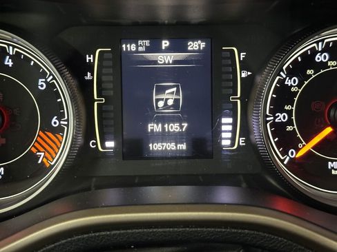 Used 2014 Jeep Cherokee Latitude image 3