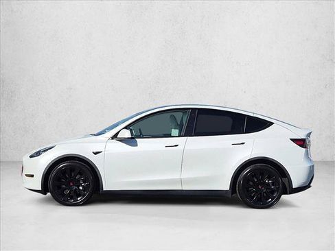 Used 2023 Tesla Model Y Long Range AWD/4WD image 9