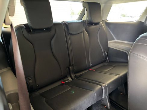 Used 2026 Kia Carnival FWD image 30