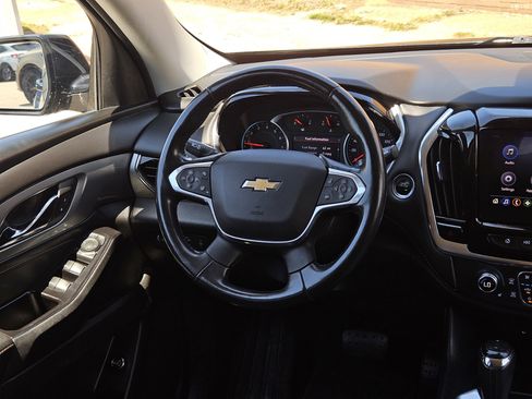 Used 2020 Chevrolet Traverse LT FWD image 14