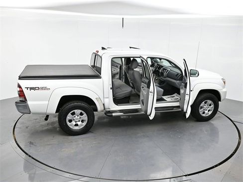 Used 2012 Toyota Tacoma PreRunner image 40