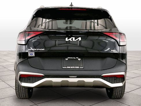 Used 2023 Kia Sportage EX image 4