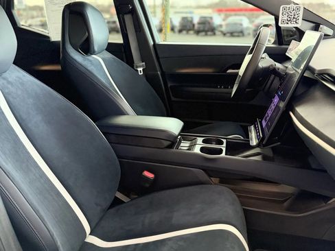 Used 2023 Fisker Ocean One image 17