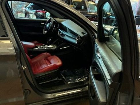 Used 2022 Alfa Romeo Stelvio Sprint image 36