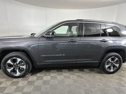 Used 2023 Jeep Grand Cherokee 4WD 4xe image 5