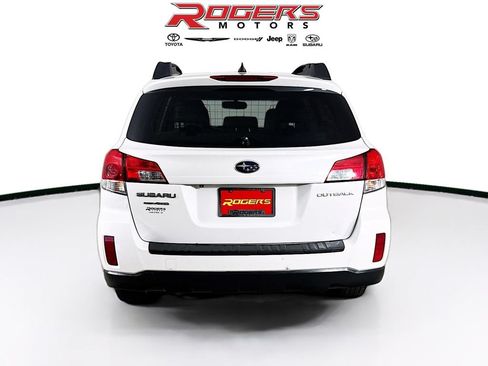 Used 2014 Subaru Outback 2.5i Limited w/ Moonroof Package AWD/4WD image 7