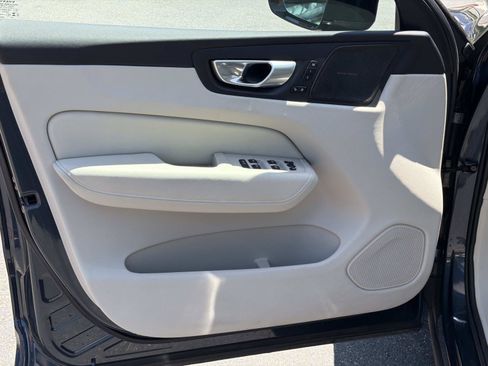 Certified 2024 Volvo XC60 B5 Plus AWD/4WD image 15