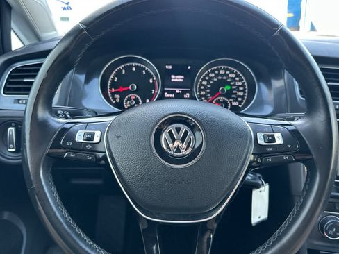 Used 2019 Volkswagen Golf S image 28