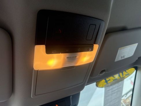 Used 2024 Nissan Rogue SV image 28