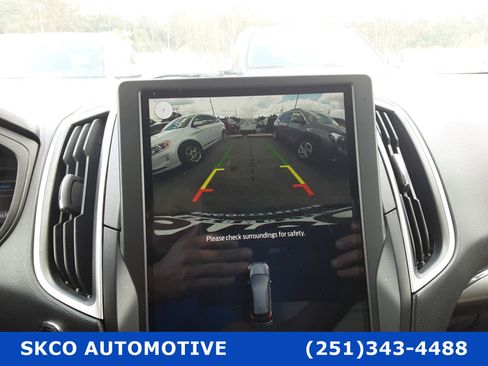 Used 2022 Ford Edge SEL image 17