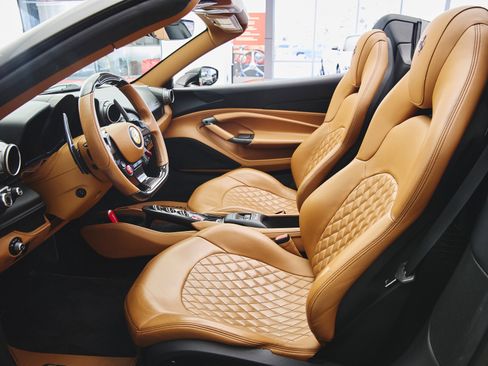 Used 2022 Ferrari F8 Tributo image 29