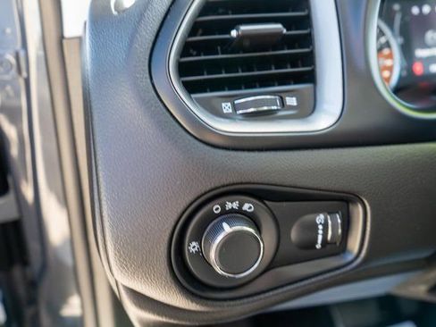 Used 2023 Jeep Renegade Latitude image 18