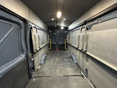 Used 2020 Ford Transit 250 148 High Roof Extended image 12