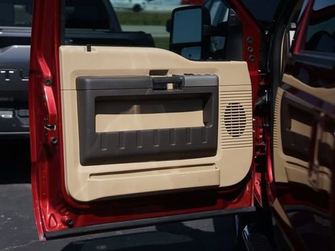 Used 2016 Ford F250 Lariat w/ Lariat Ultimate Package AWD/4WD image 31