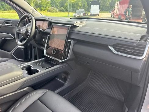 Used 2024 GMC Acadia Elevation w/ Luxury Package AWD/4WD image 26