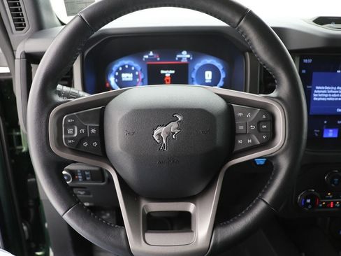 Used 2025 Ford Bronco Badlands image 17