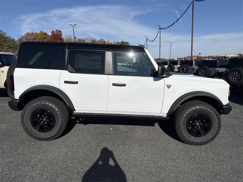 New 2025 Ford Bronco Badlands w/ Sasquatch Package image 8