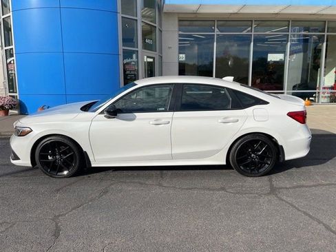 Used 2023 Honda Civic Sport image 2