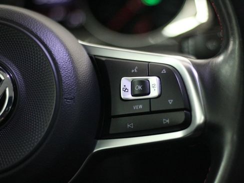 Used 2019 Volkswagen GTI SE FWD image 13