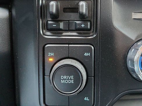 Used 2025 Ford F350 Lariat w/ Black Appearance Package AWD/4WD image 16