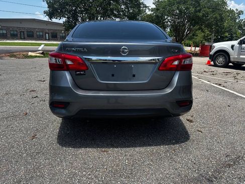 Used 2019 Nissan Sentra SV FWD image 5