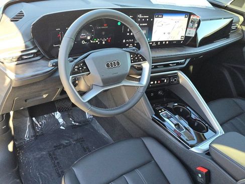 Used 2025 Audi Q5 Premium w/ Convenience Package AWD/4WD image 16