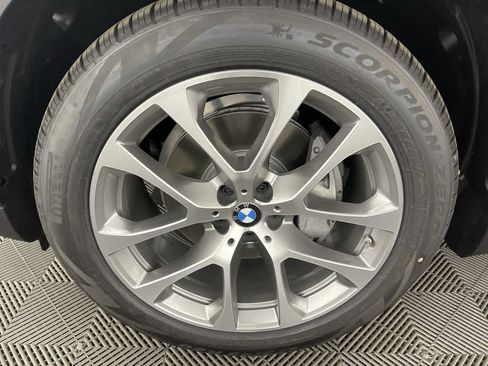 Used 2024 BMW X5 xDrive40i w/ Premium Package image 10
