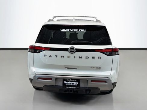 Used 2024 Nissan Pathfinder Platinum w/ Cargo Package AWD/4WD image 8
