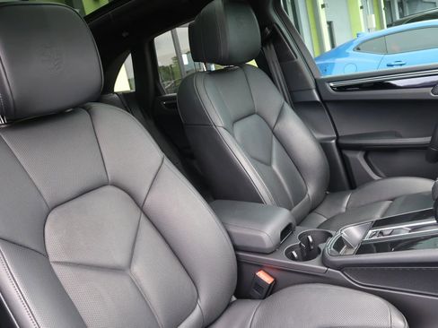 Used 2025 Porsche Macan S AWD/4WD image 27