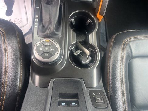 Used 2023 Ford Bronco Badlands image 26