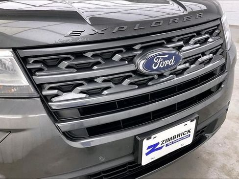 Used 2019 Ford Explorer XLT w/ Equipment Group 202A AWD/4WD image 30