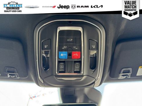 Certified 2025 Jeep Grand Cherokee Altitude AWD/4WD image 29