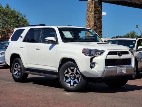 Certified 2024 Toyota 4Runner TRD Off-Road Premium AWD/4WD image 2