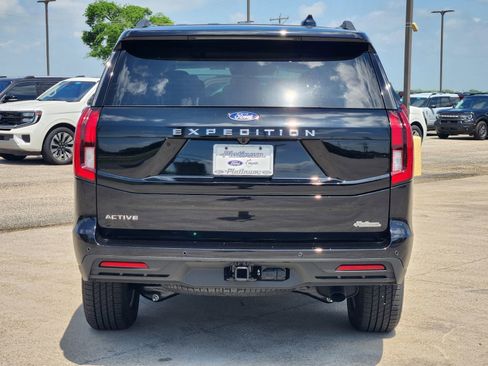 New 2026 Ford Expedition Active RWD image 8
