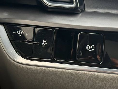 Used 2023 Kia Sportage EX FWD image 14