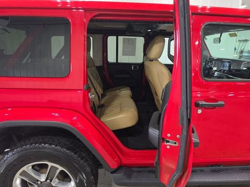 Used 2018 Jeep Wrangler Unlimited Sahara w/ Cold Weather Group AWD/4WD image 28