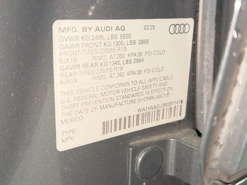 Used 2025 Audi Q5 Premium w/ Convenience Package image 21