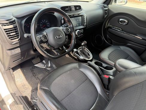 Used 2018 Kia Soul ! image 12