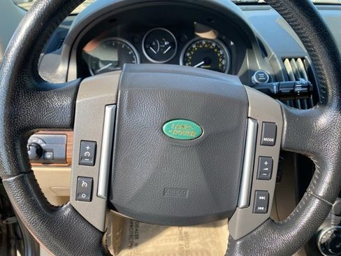 Used 2009 Land Rover LR2 HSE image 13